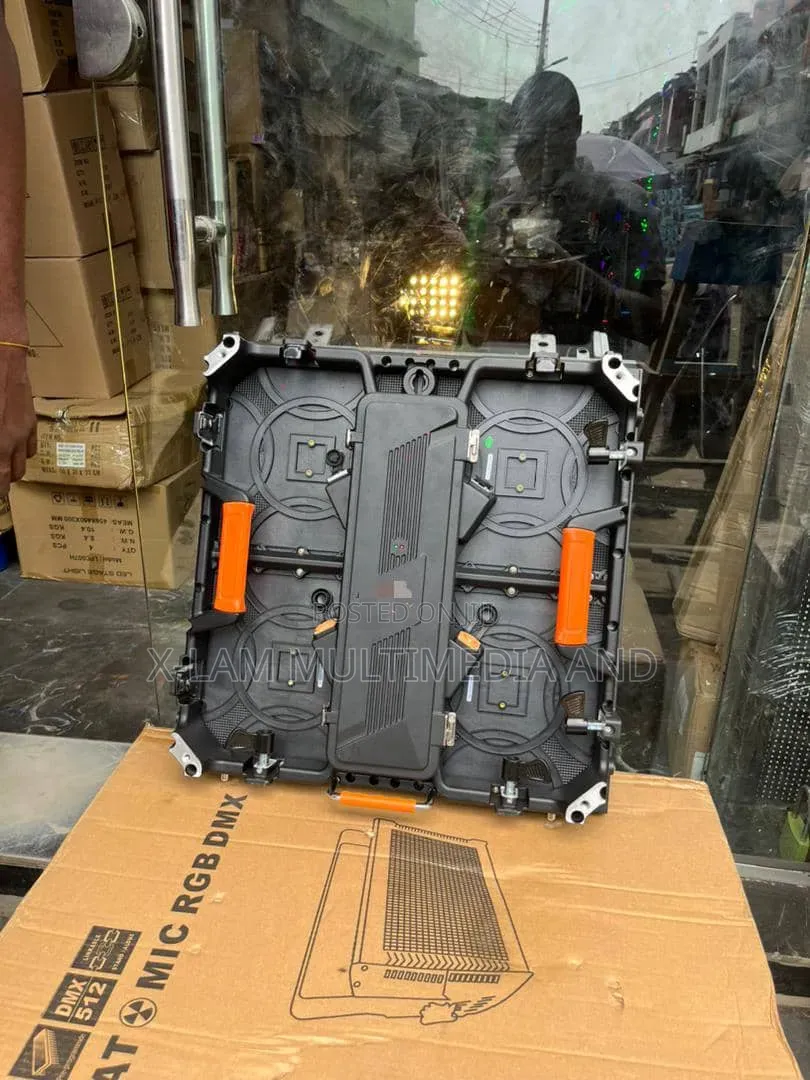 Indoor and Outdoor LED Screen