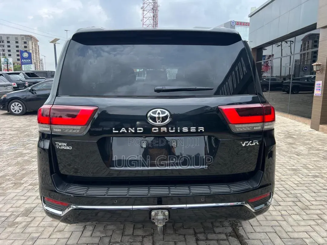 New Toyota Land Cruiser LC300 2024 Black