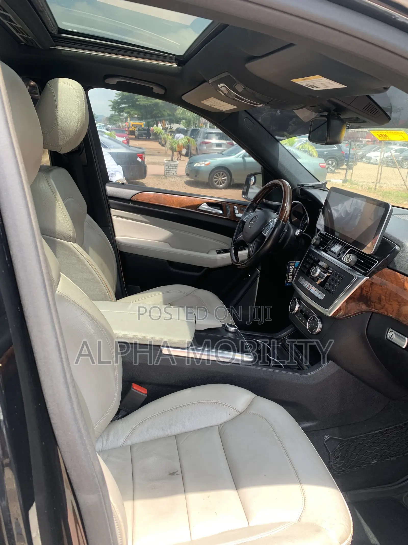 Mercedes-Benz C300 2017 Black