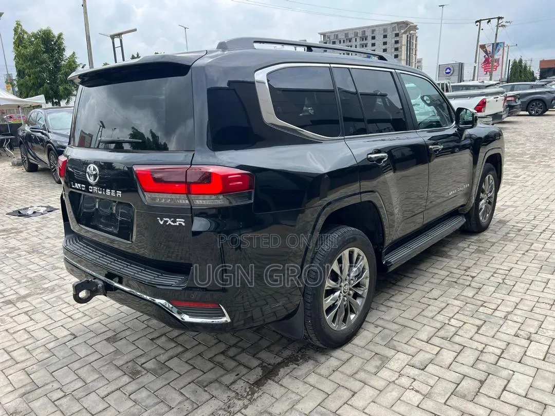 New Toyota Land Cruiser LC300 2024 Black