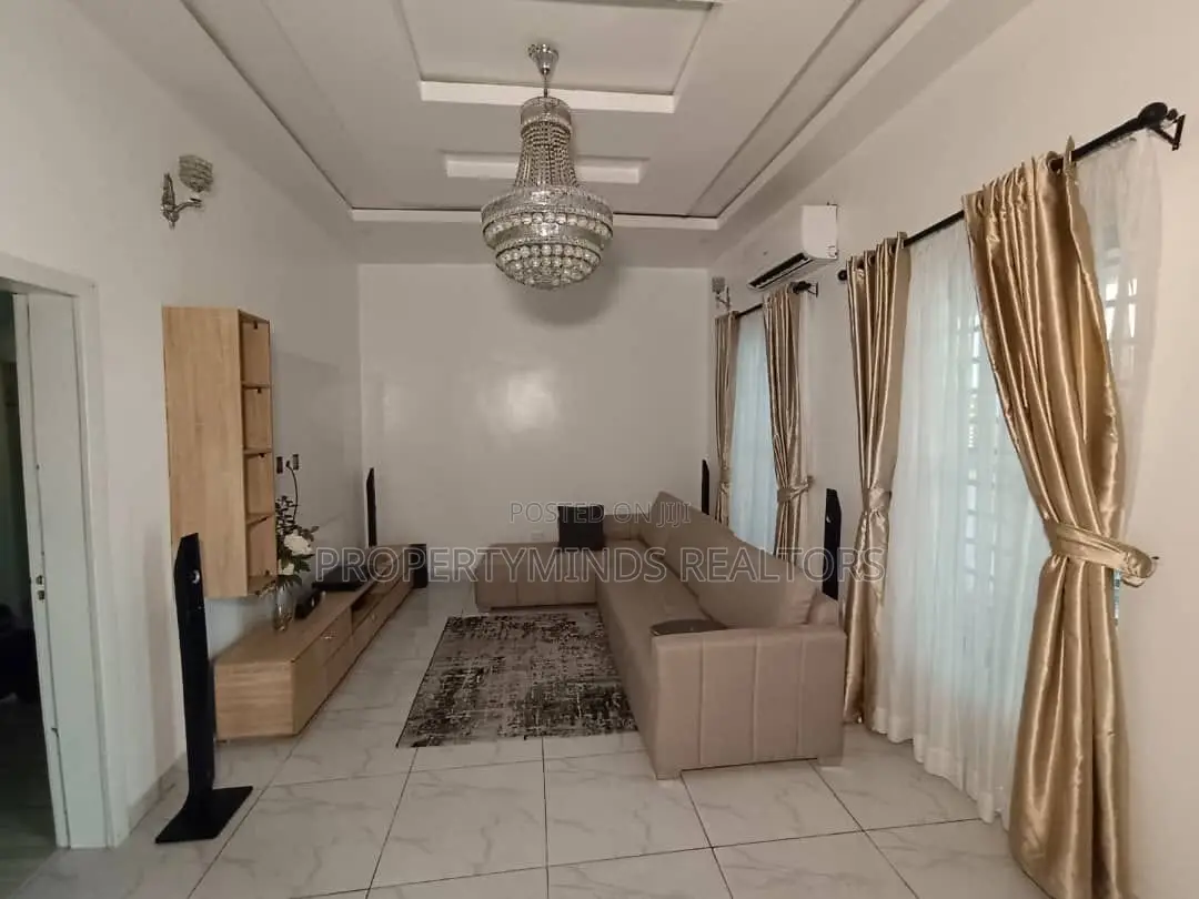 4bdrm Duplex in Chevron for sale