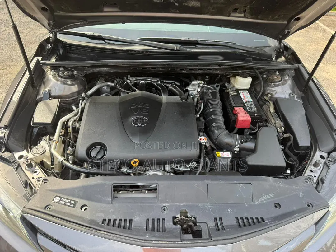 Toyota Camry 2018 Gray