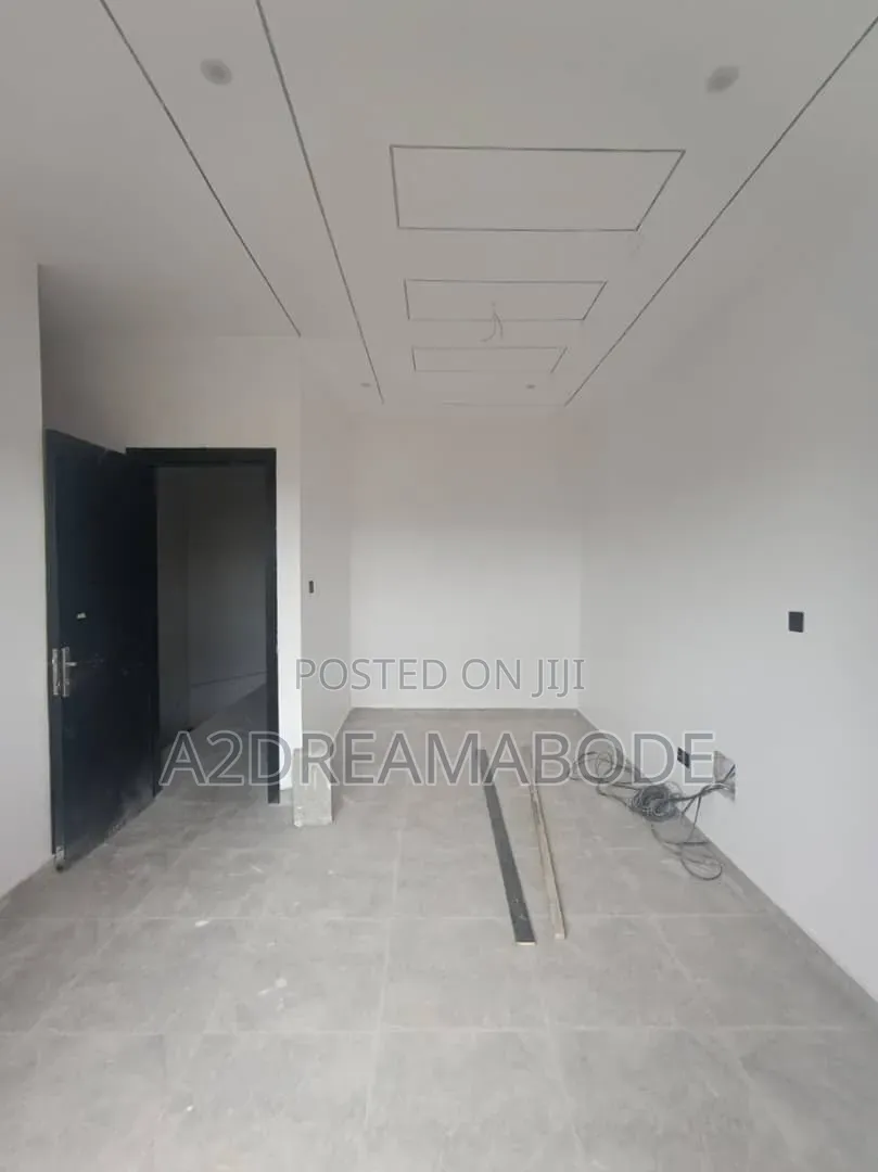 4bdrm Duplex in Ikeja for rent