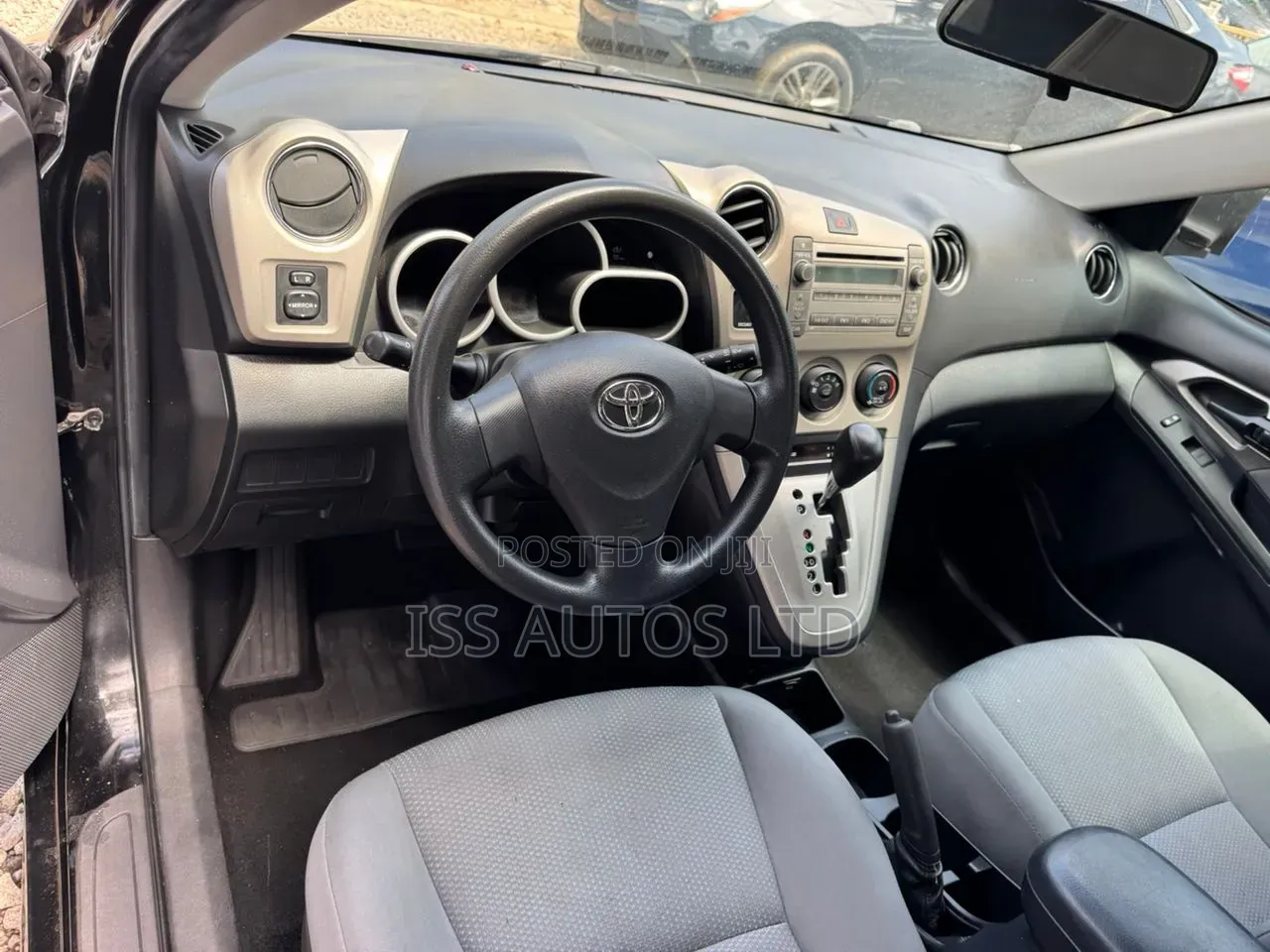 Toyota Matrix S Hatchback FWD (2.4L 4cyl 5A) 2010 Black