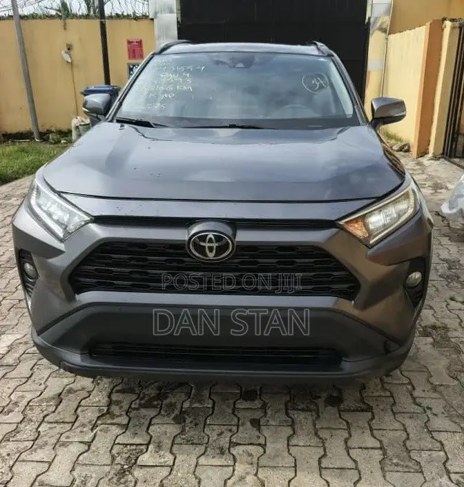 Toyota RAV4 2022 Gray