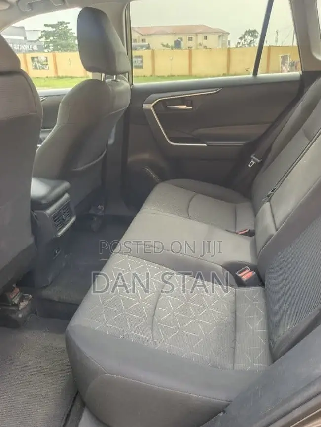 Toyota RAV4 2022 Gray
