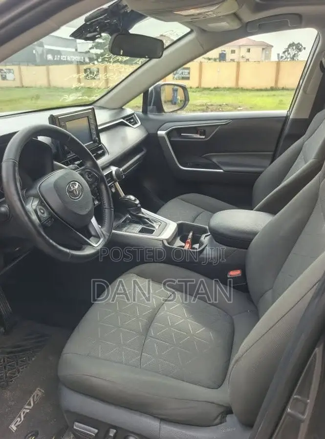 Toyota RAV4 2022 Gray