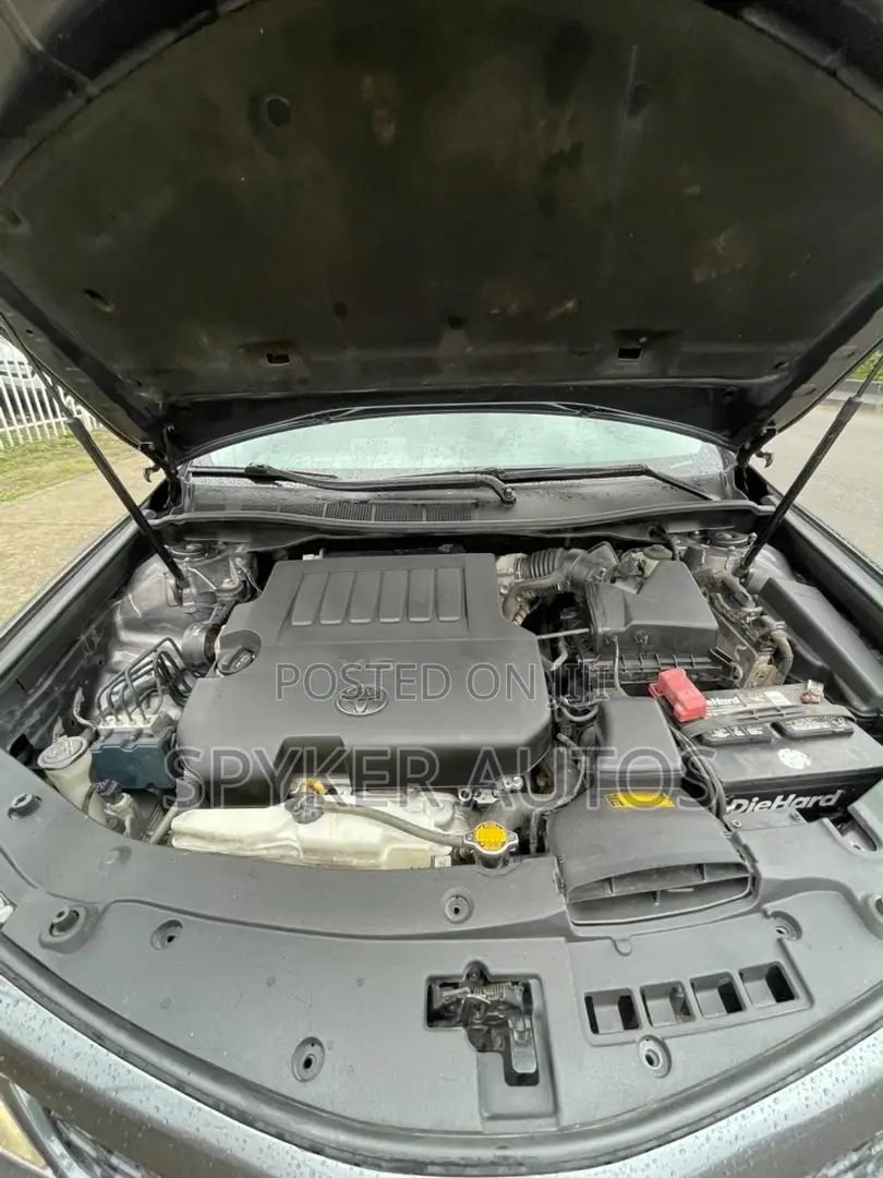 Toyota Camry SE 4dr Sedan (3.5L 6cyl 6A) 2014 Gray