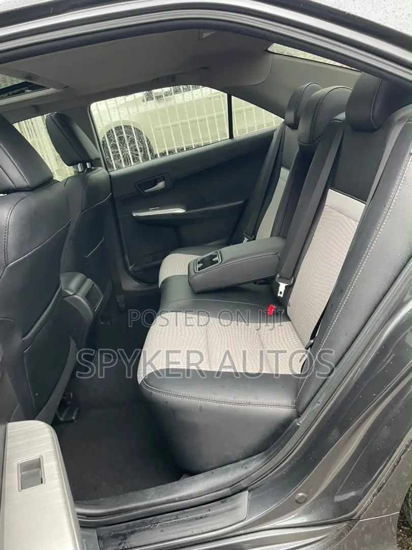 Toyota Camry SE 4dr Sedan (3.5L 6cyl 6A) 2014 Gray