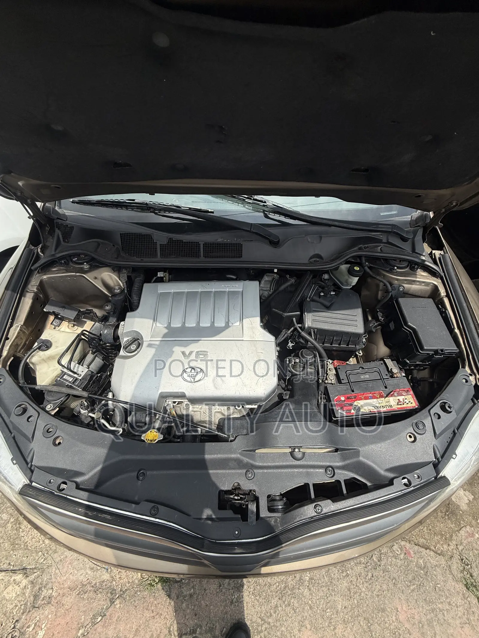 Toyota Venza V6 AWD 2010 Gold