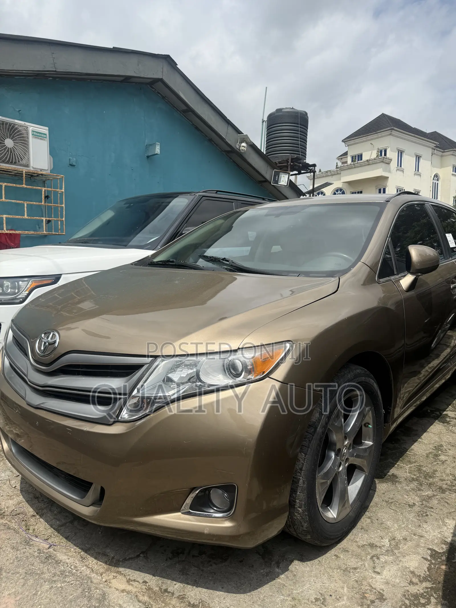 Toyota Venza V6 AWD 2010 Gold