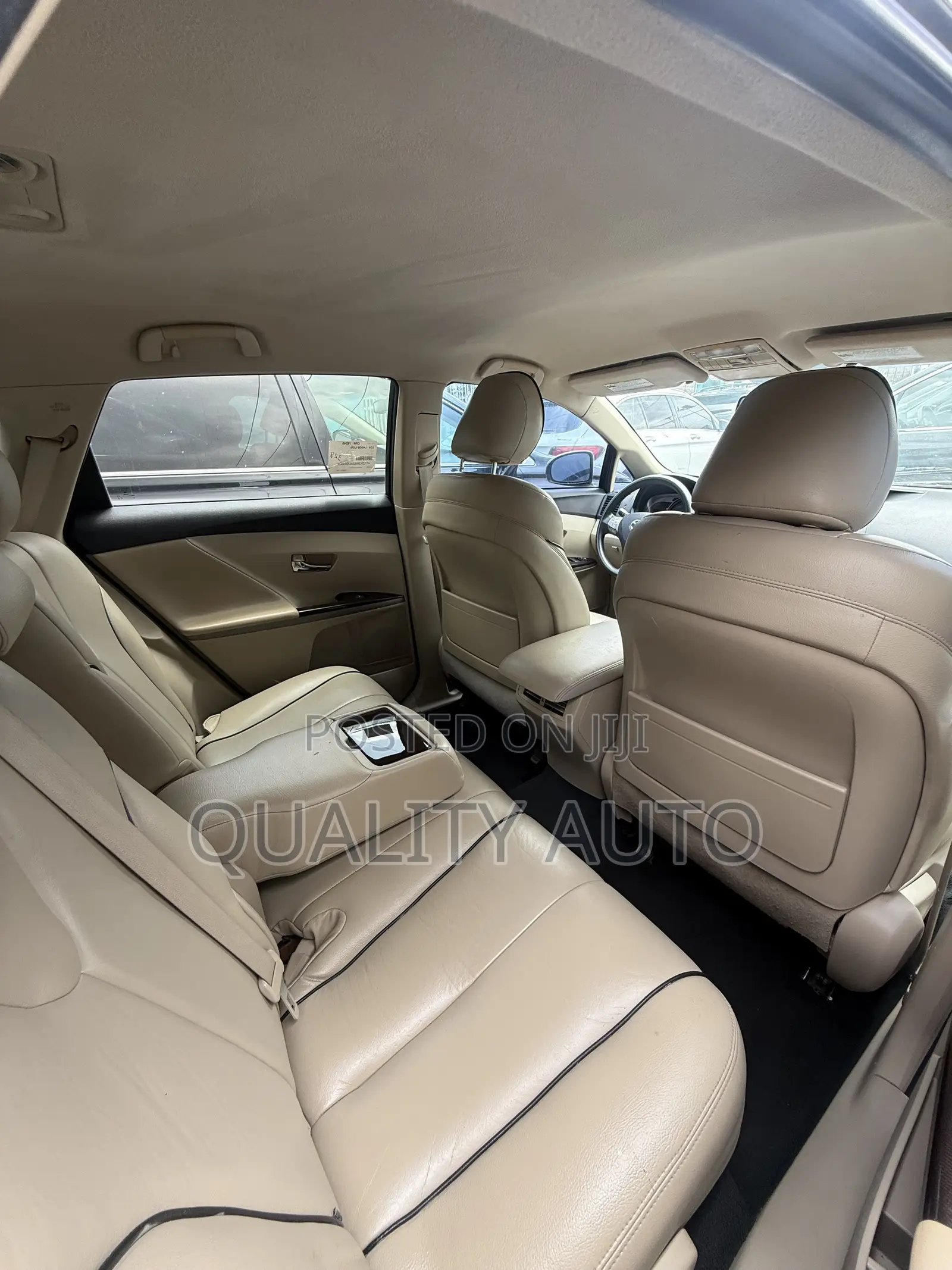 Toyota Venza V6 AWD 2010 Gold