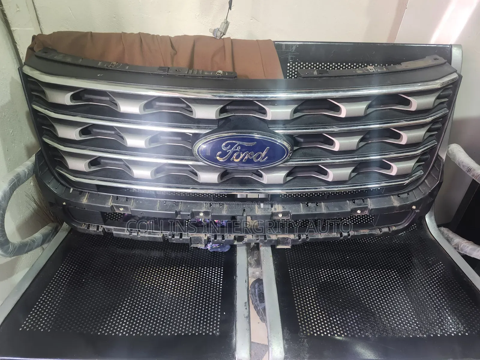 Front Grill Ford Explorer 2015 to 2018