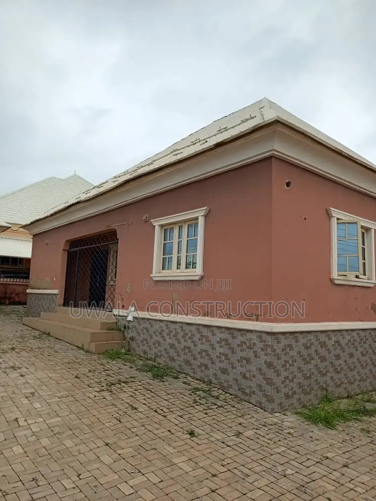 3bdrm Bungalow in FHA for sale