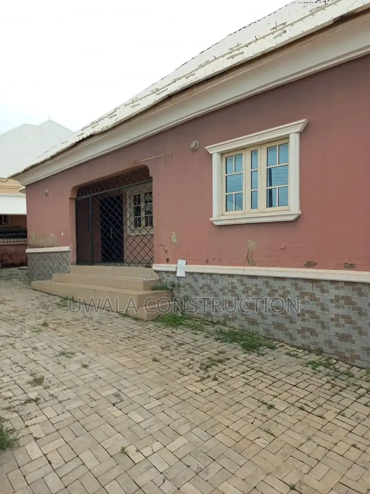 3bdrm Bungalow in FHA for sale