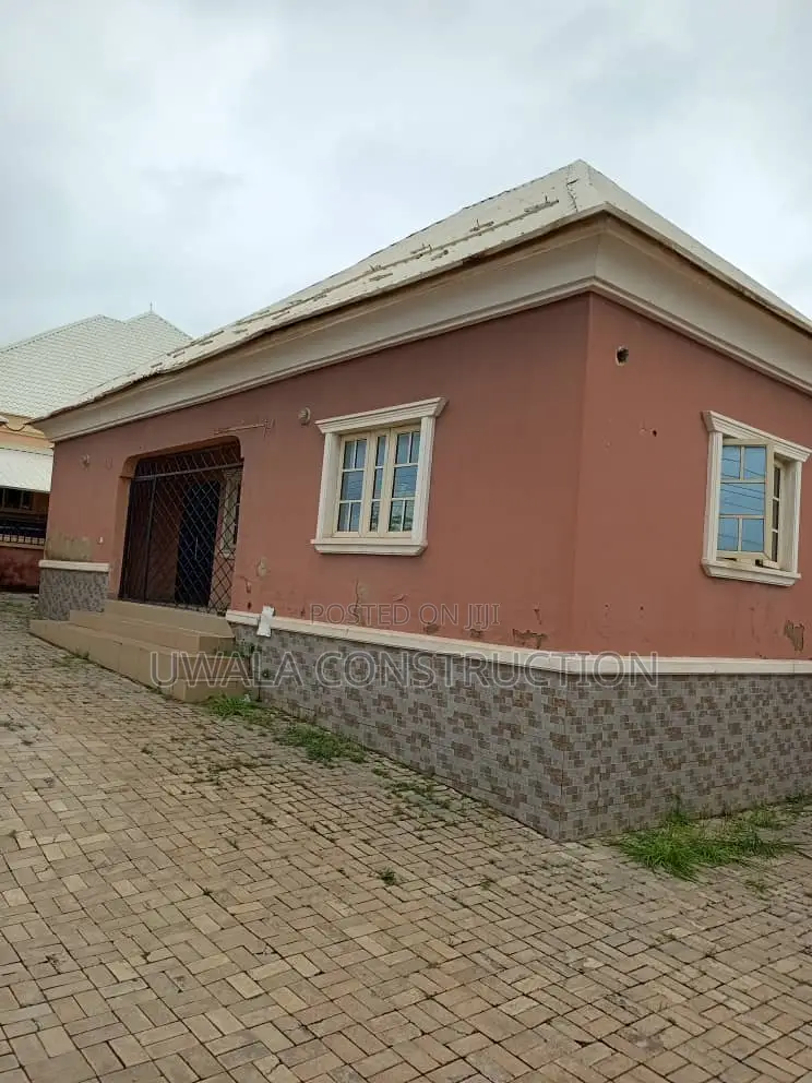 3bdrm Bungalow in FHA for sale