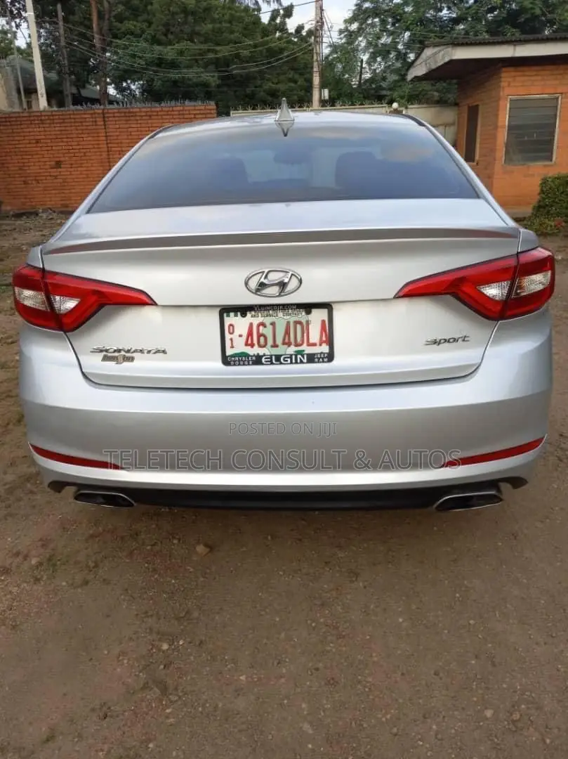 Hyundai Sonata Sport Sedan FWD (2.4L 4cyl 6A) 2016 Silver