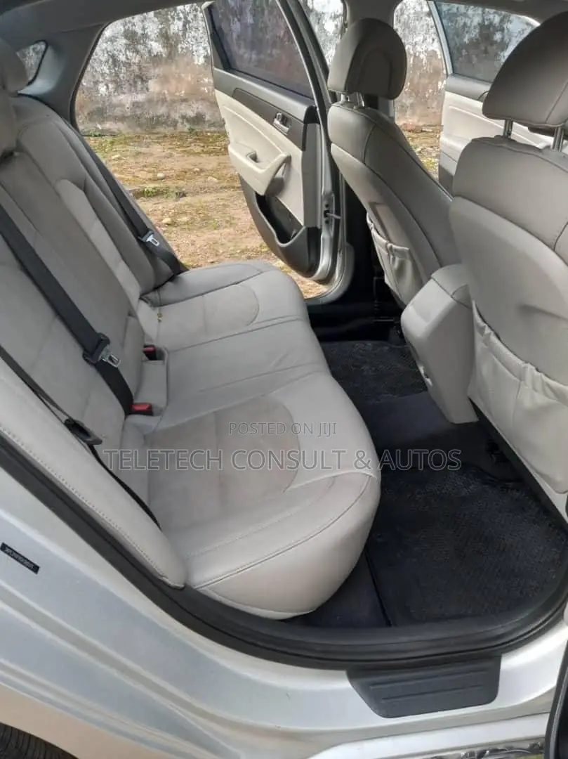 Hyundai Sonata Sport Sedan FWD (2.4L 4cyl 6A) 2016 Silver