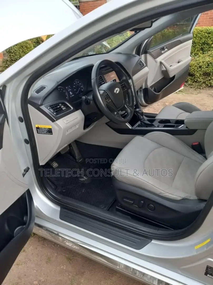Hyundai Sonata Sport Sedan FWD (2.4L 4cyl 6A) 2016 Silver