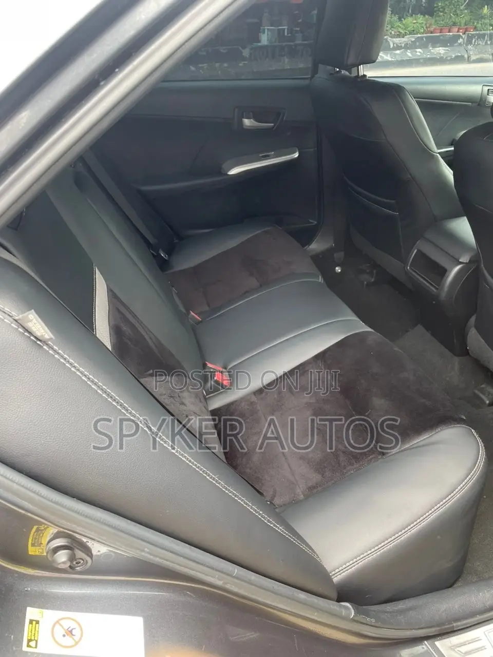 Toyota Camry SE 4dr Sedan (2.5L 4cyl 6A) 2013 Gray