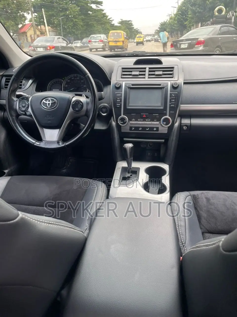 Toyota Camry SE 4dr Sedan (2.5L 4cyl 6A) 2013 Gray