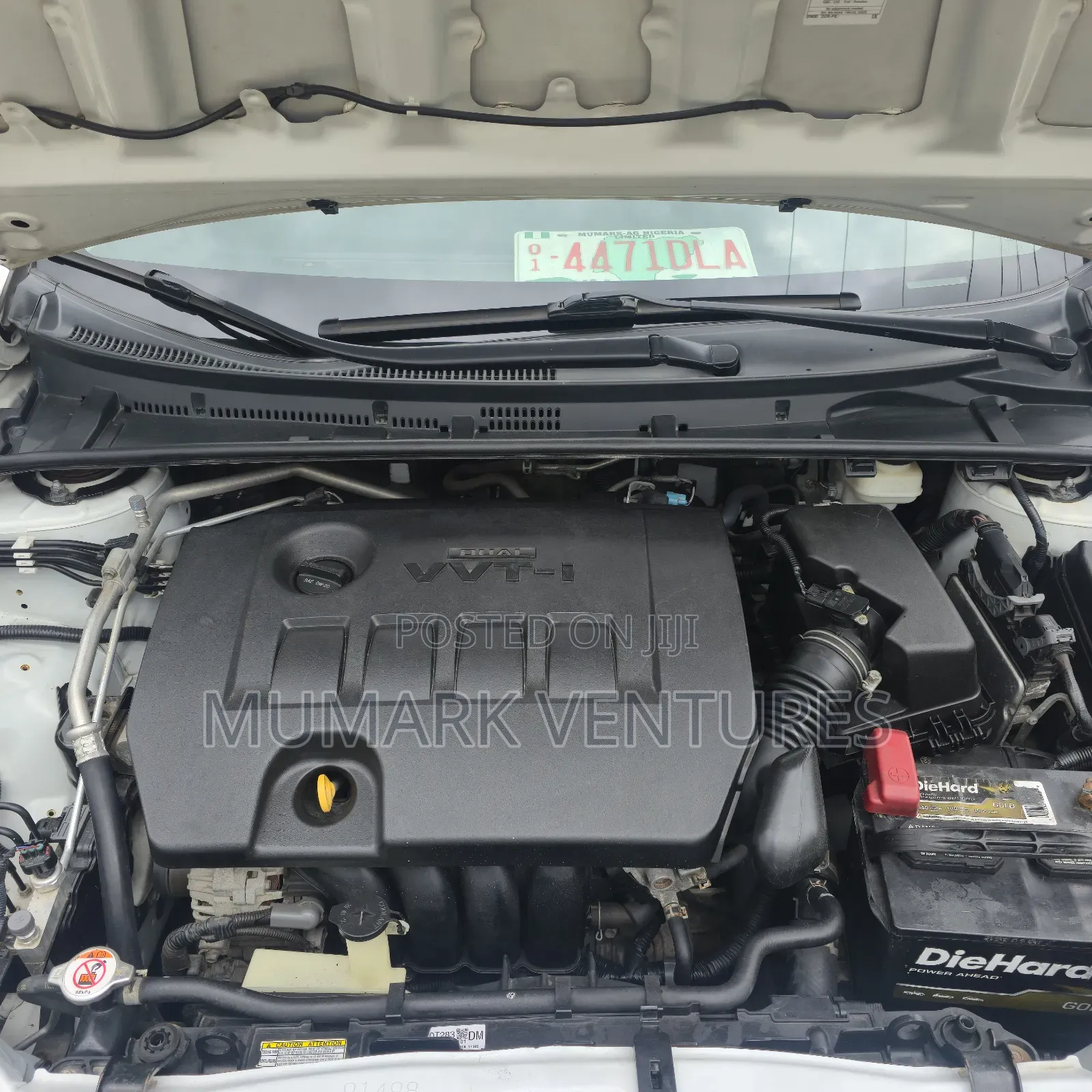 Toyota Corolla LE (1.8L 4cyl 2A) 2018 White