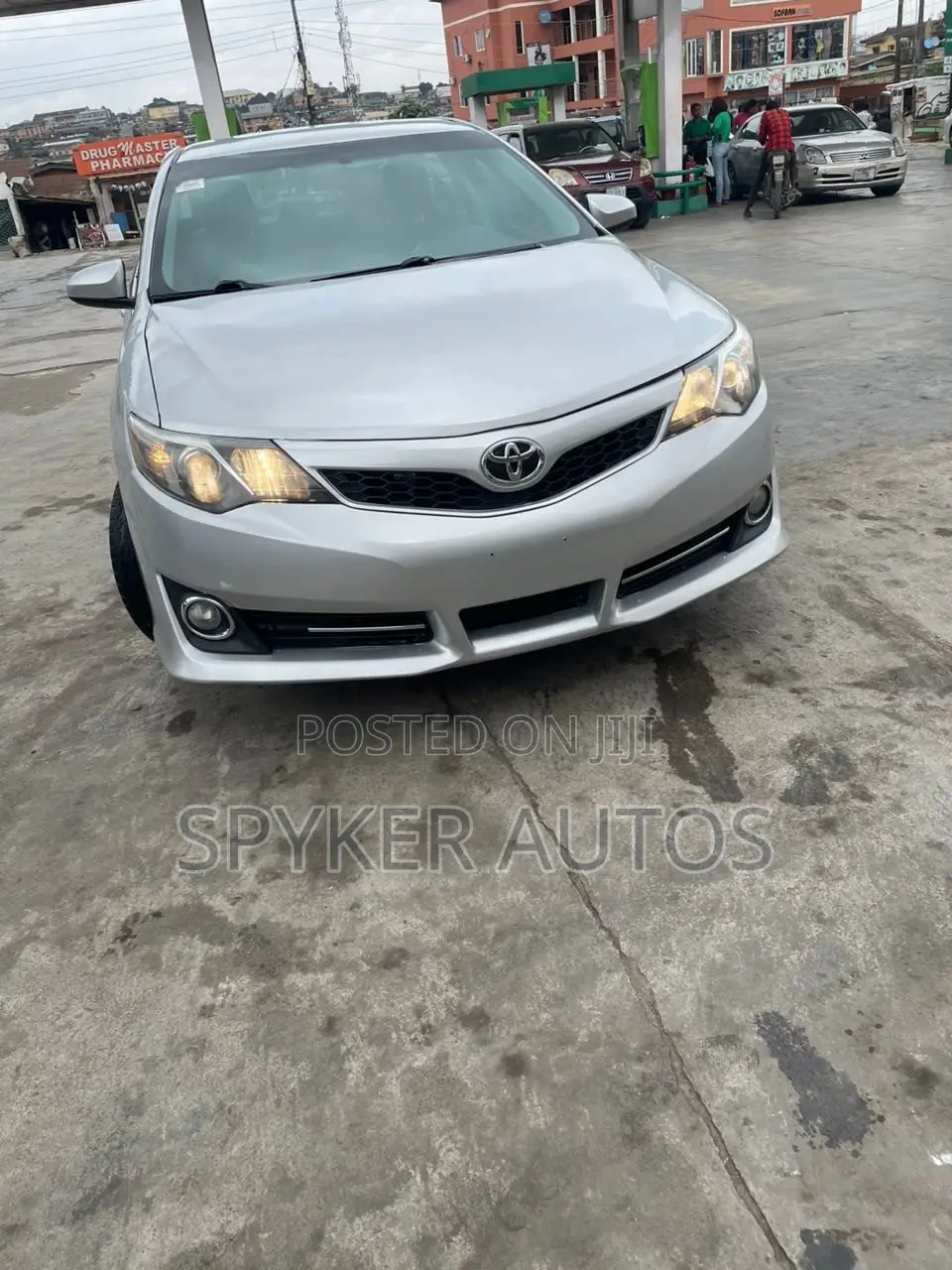 Toyota Camry SE 4dr Sedan (2.5L 4cyl 6A) 2012 Silver
