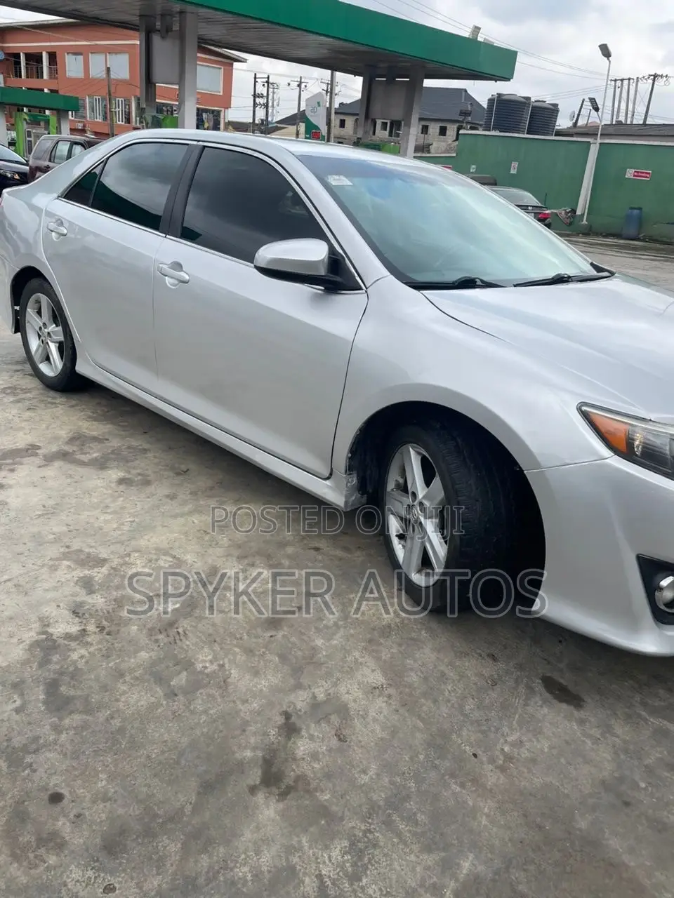 Toyota Camry SE 4dr Sedan (2.5L 4cyl 6A) 2012 Silver