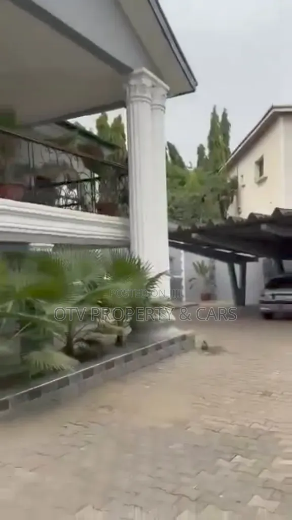 5bdrm Duplex in Maitama for sale