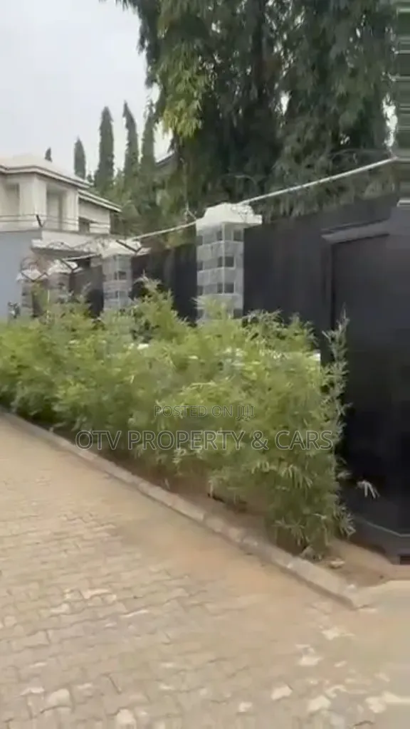 5bdrm Duplex in Maitama for sale