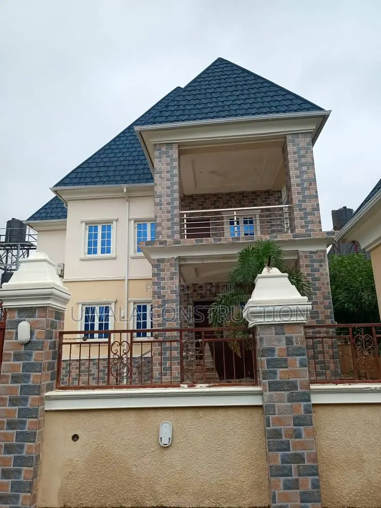 4bdrm Duplex in FHA for sale