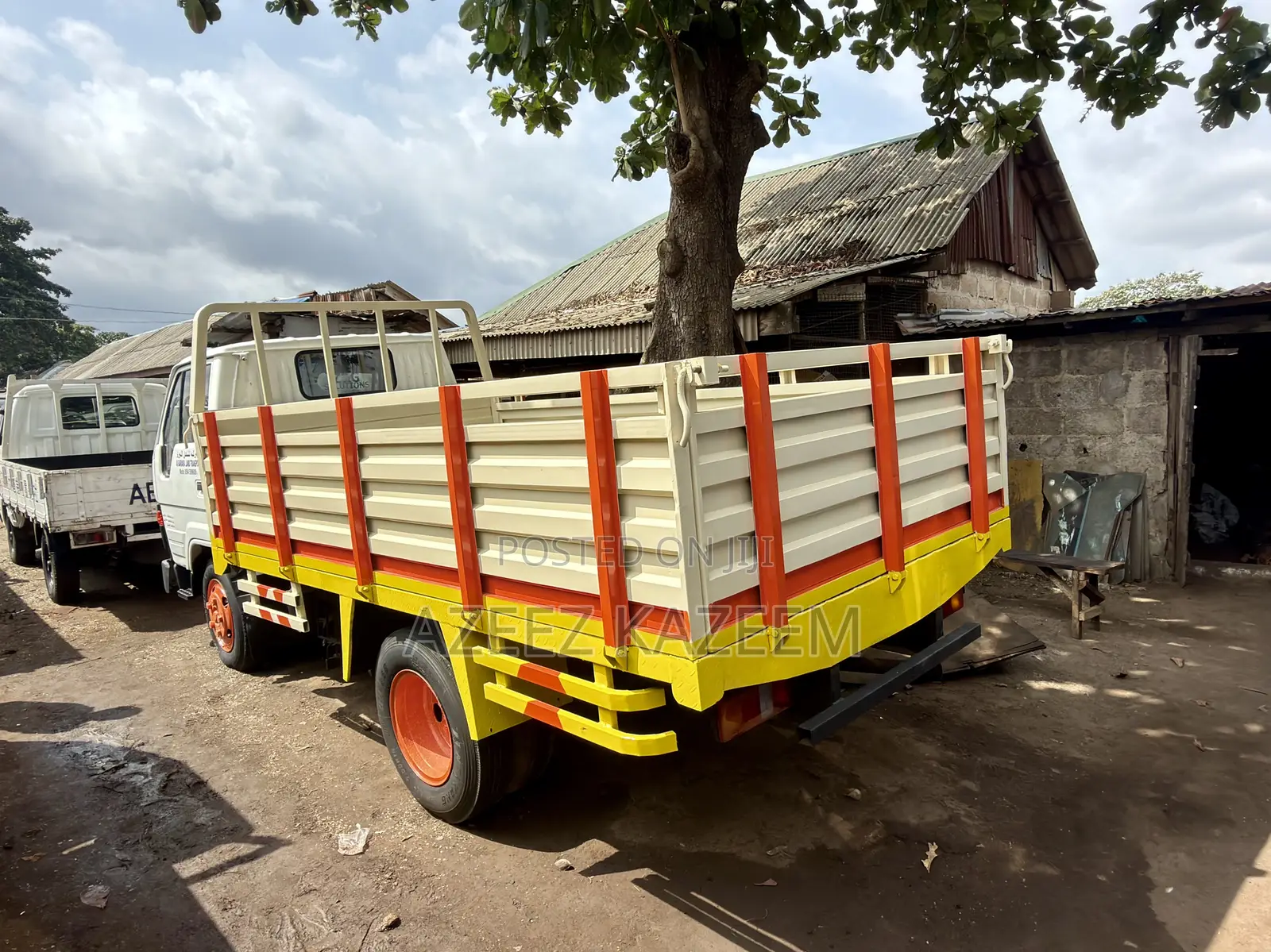 Toyota Dyna 200 Old Model 6 Tyres 2RZ Engine Cabretor