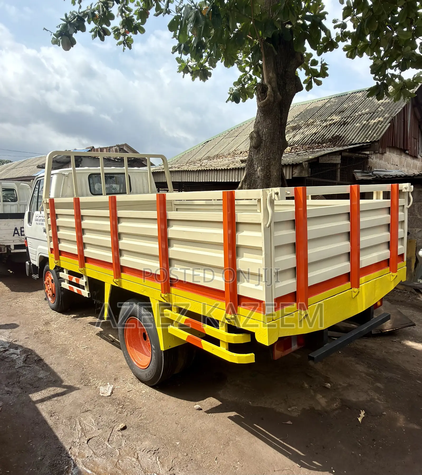 Toyota Dyna 200 Old Model 6 Tyres 2RZ Engine Cabretor
