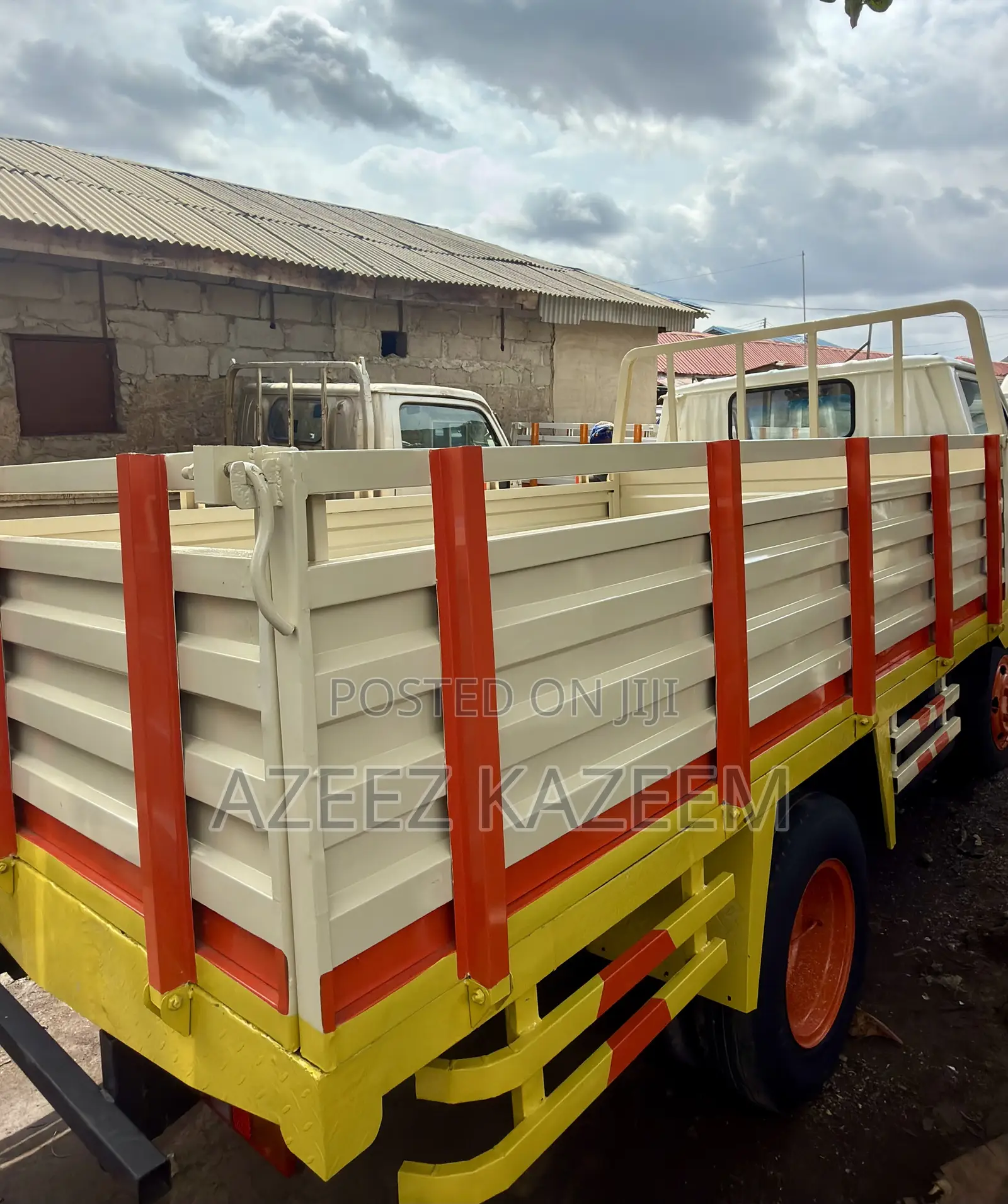 Toyota Dyna 200 Old Model 6 Tyres 2RZ Engine Cabretor