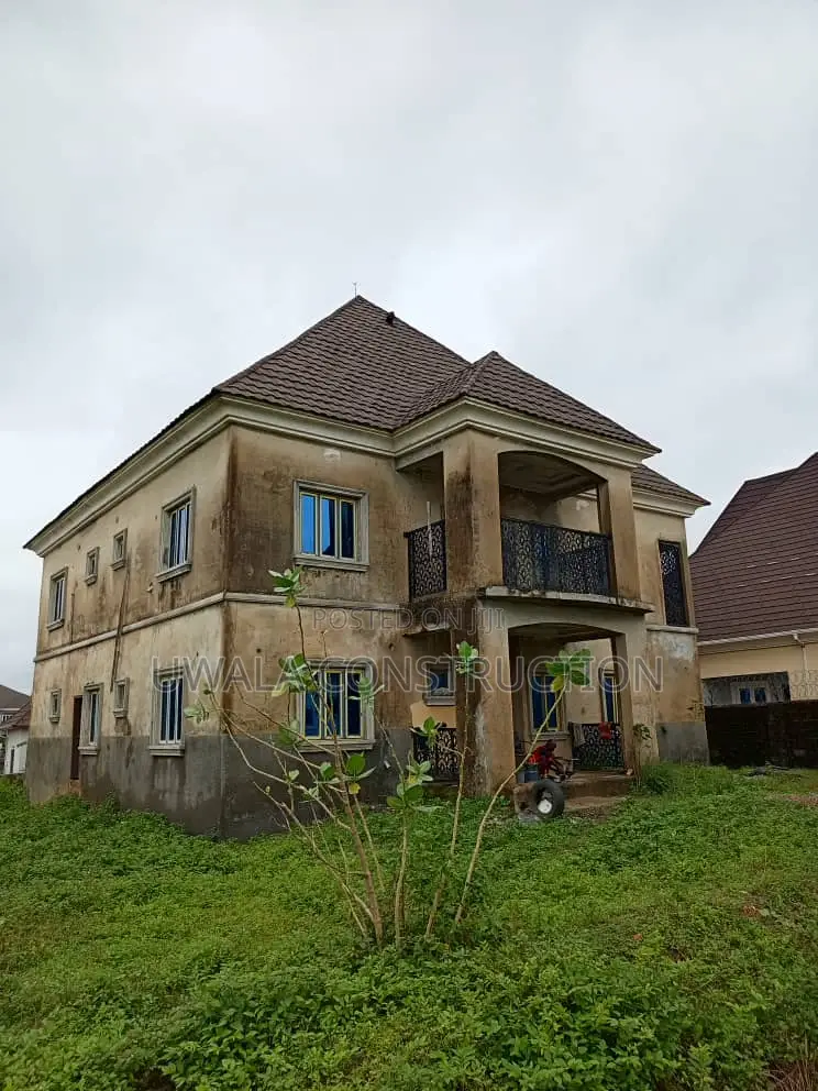 5bdrm Duplex in FHA for sale