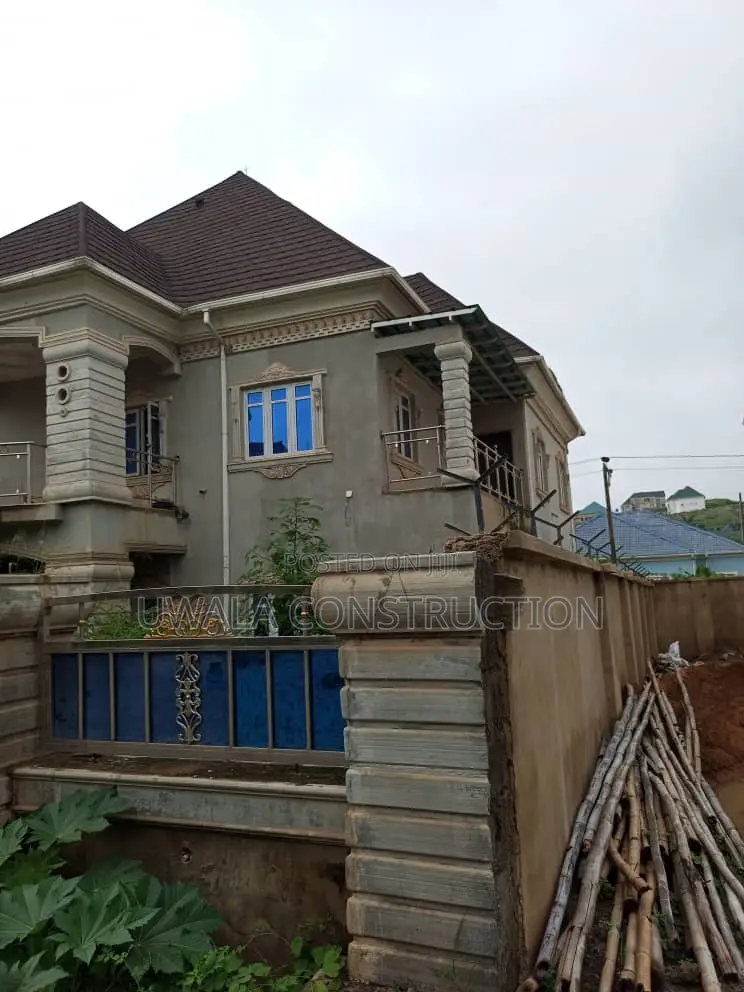 5bdrm Duplex in FHA for sale