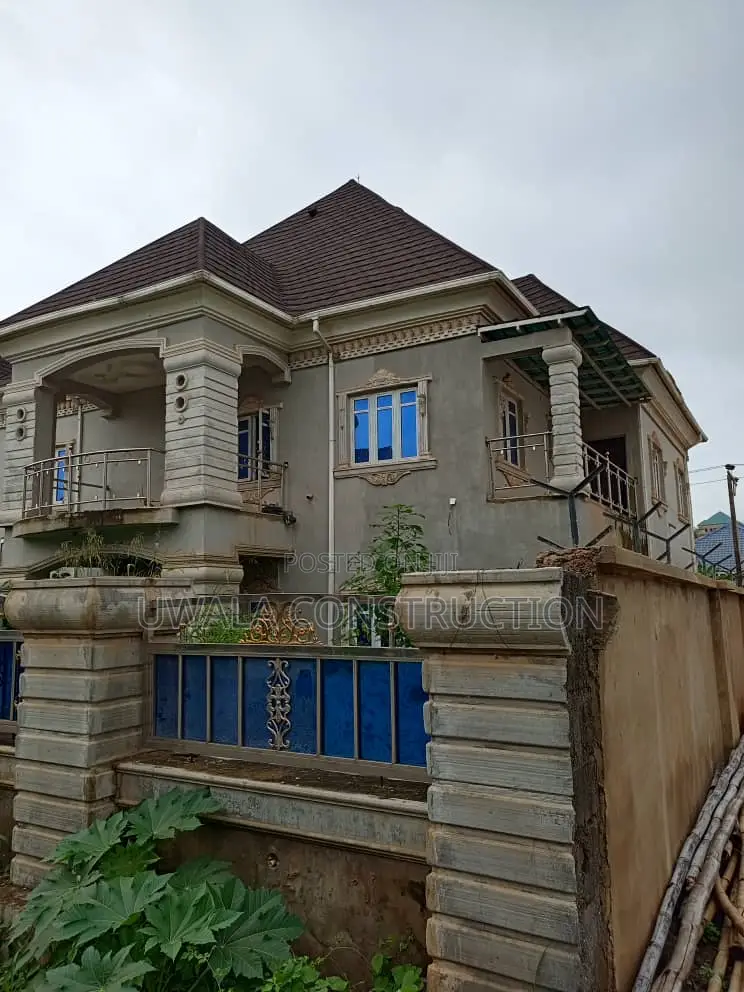 5bdrm Duplex in FHA for sale