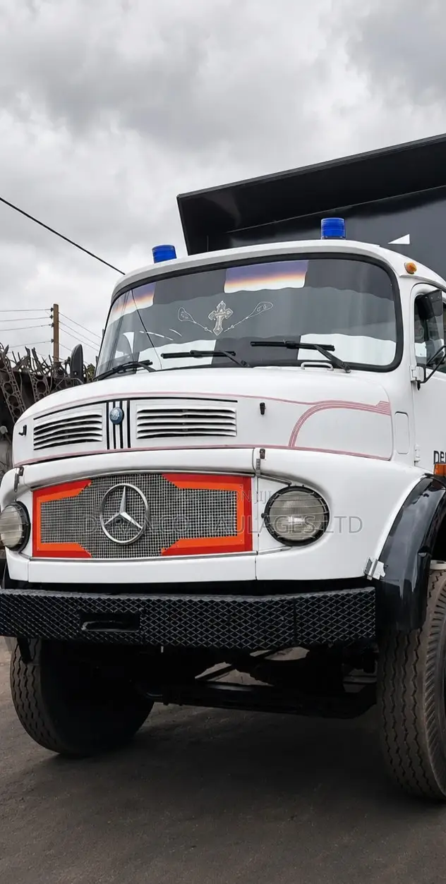 Mercedes Benz 1513 Tipper (Dump Truck)