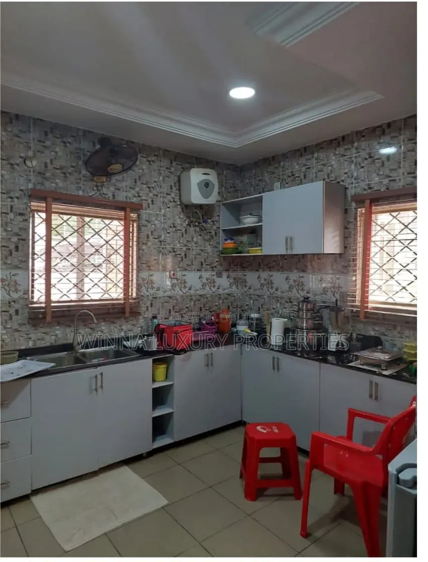3bdrm Bungalow in Palm Height Estate, Lugbe District for sale
