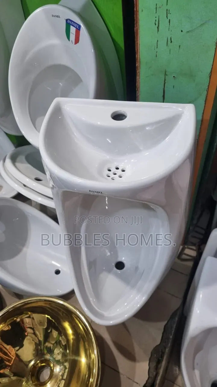 Urinary Bowl With Wash Hand Basin