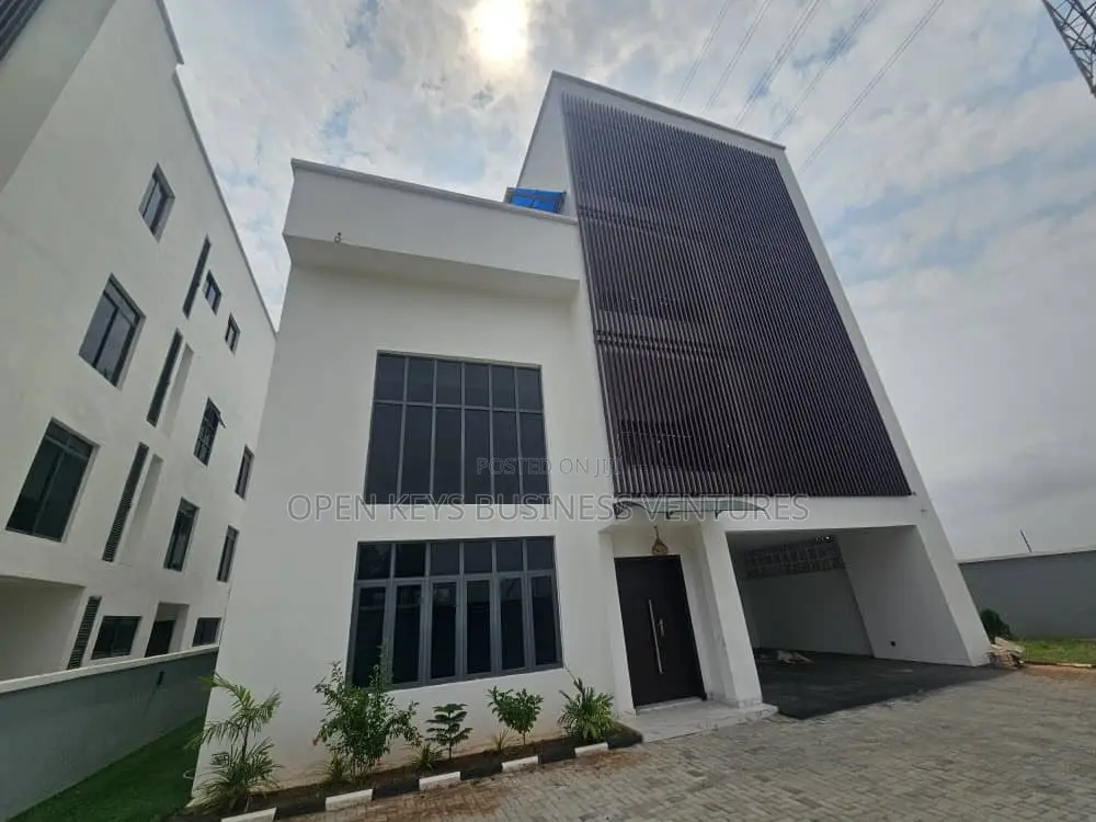 Furnished 5bdrm Duplex in Banana Island for rent