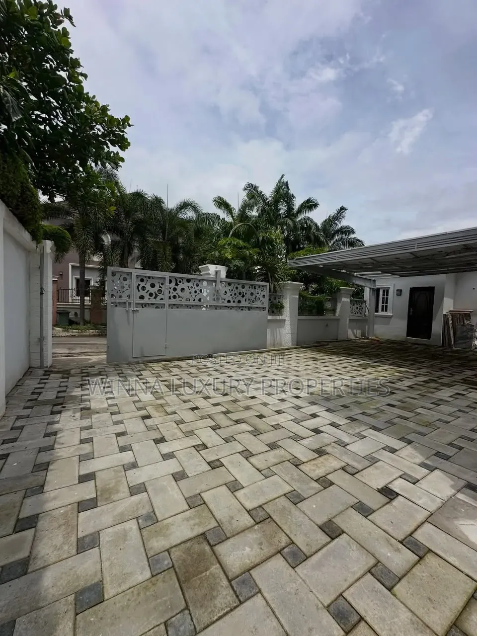 6bdrm Duplex in Kukwaba, Around, Kaura for sale