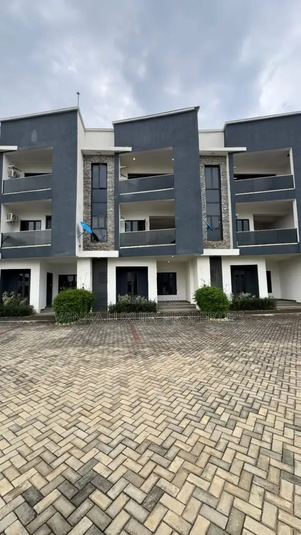 5bdrm Townhouse/Terrace in Life Camp Main for sale