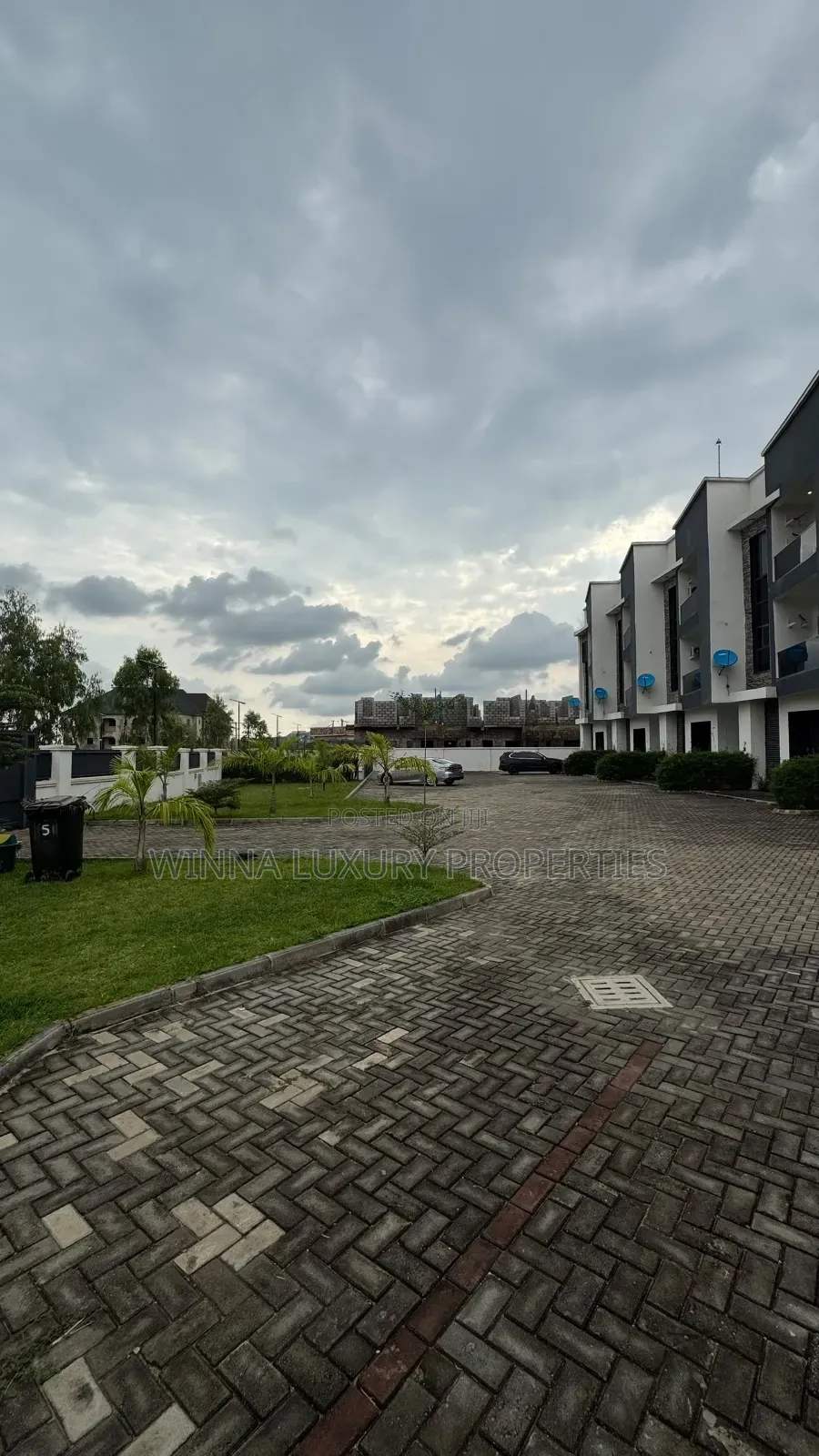 5bdrm Townhouse/Terrace in Life Camp Main for sale