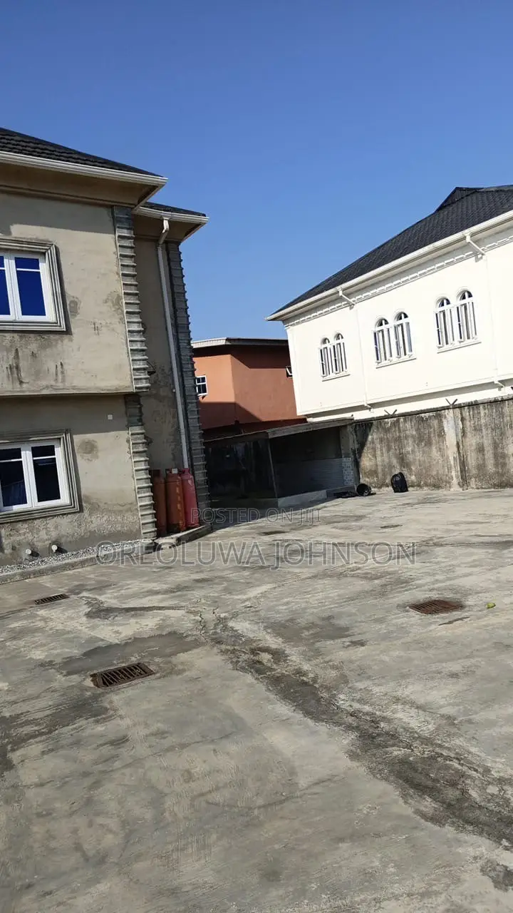2bdrm Block of Flats in Iseri Olofin for sale