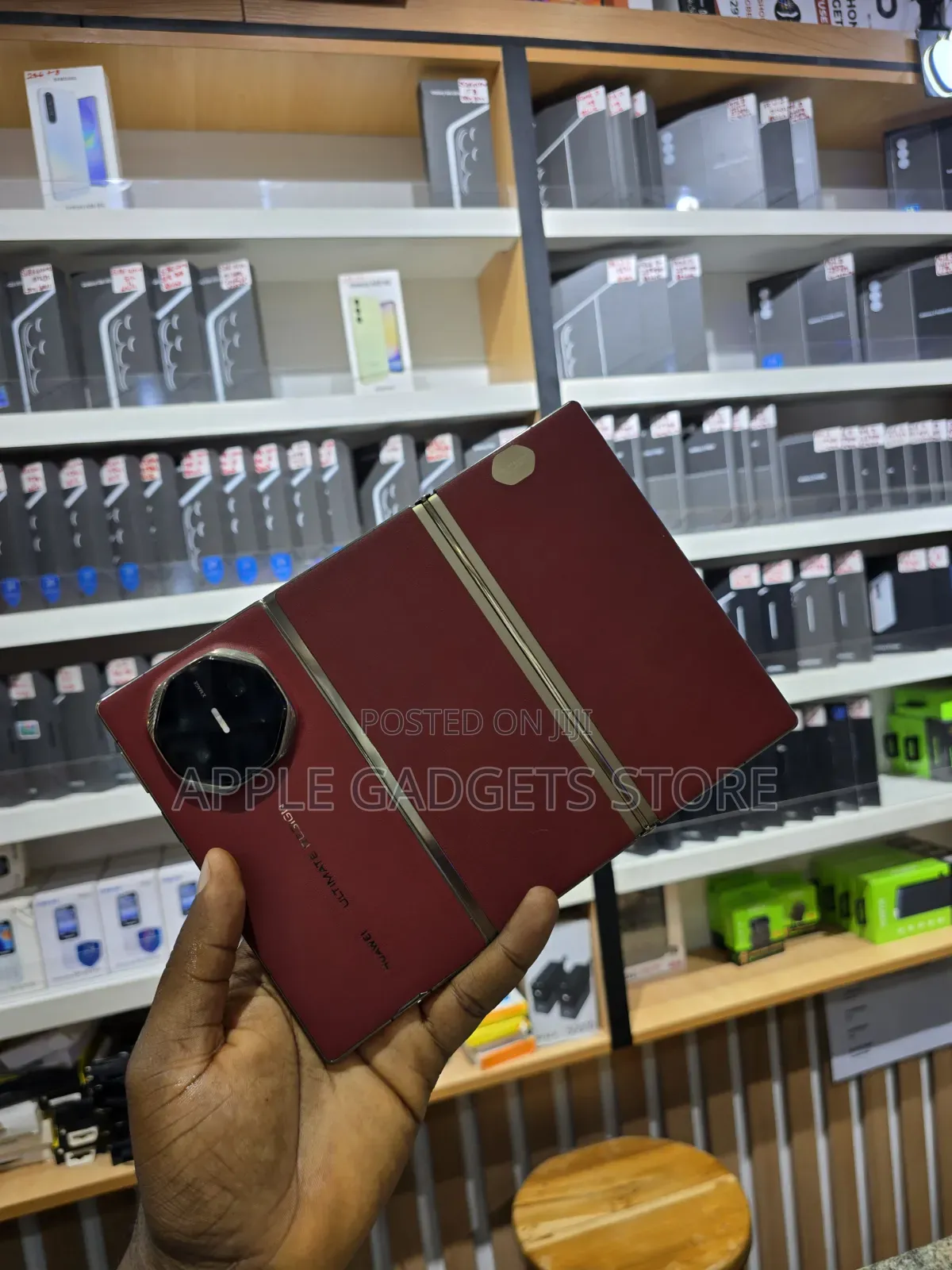 Huawei Mate XT Ultimate Design 1 TB Red