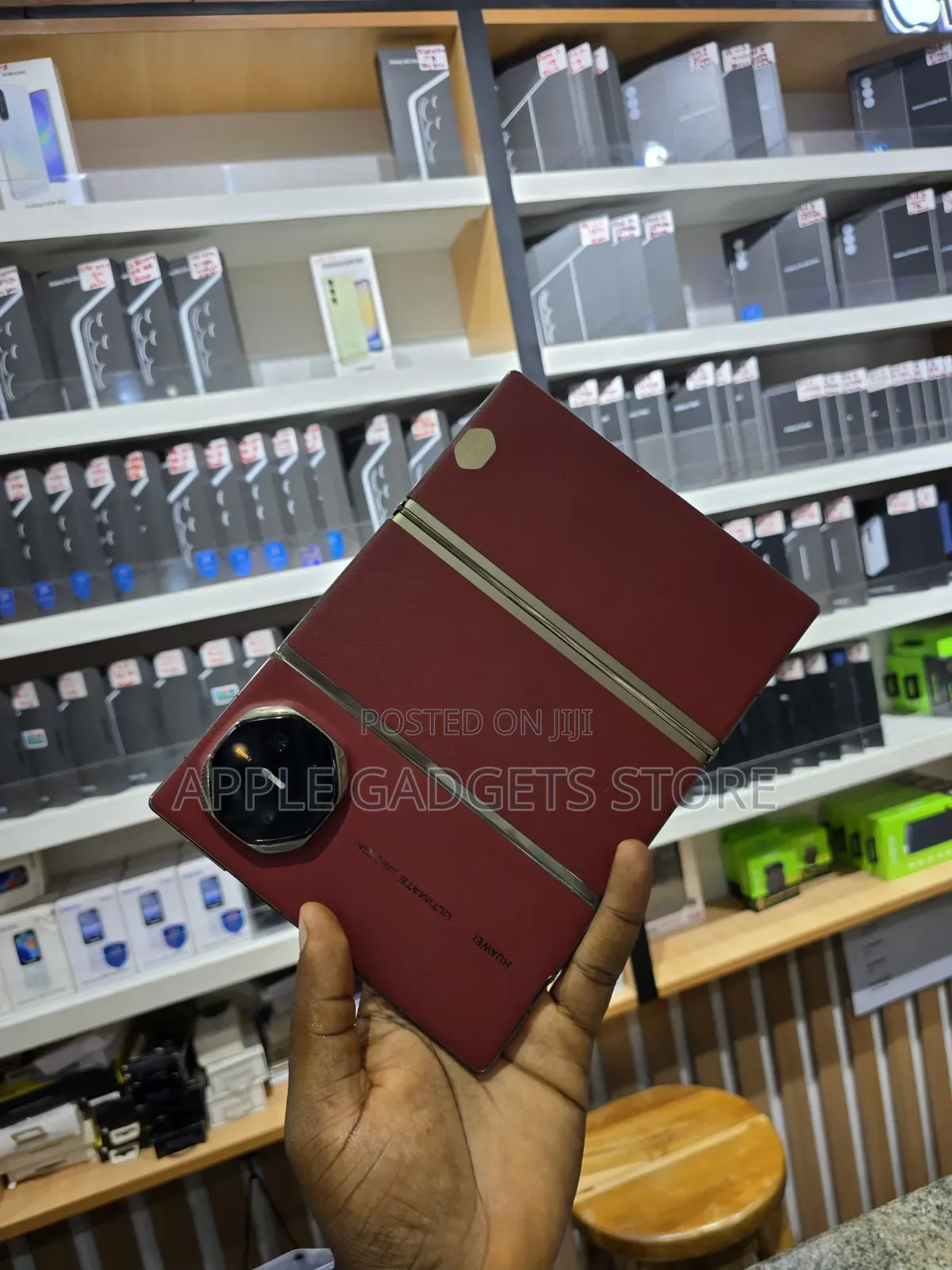 Huawei Mate XT Ultimate Design 1 TB Red