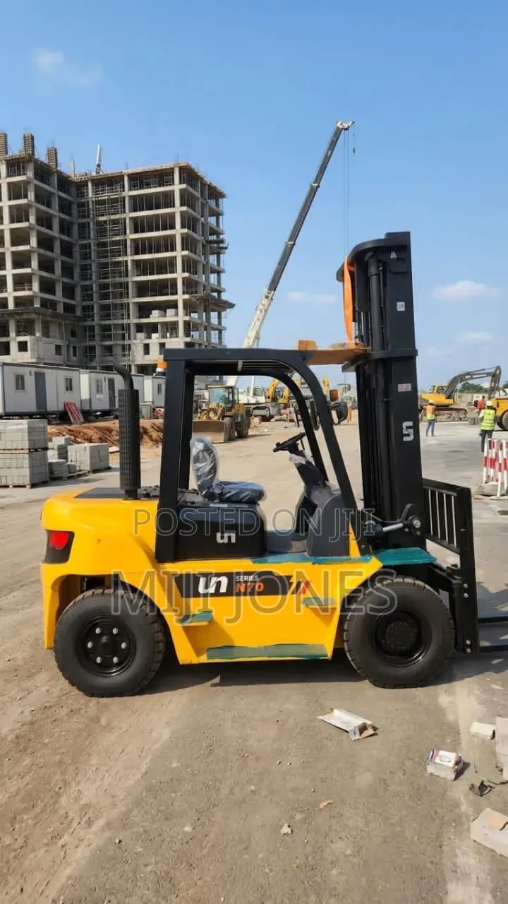 Brand New UN 7 Ton Diesel Forklift – 4.5M, Isuzu Engine, Solid Tires