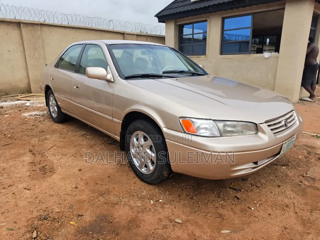 Toyota Camry 2000 Gold