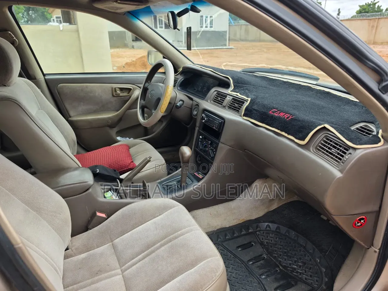 Toyota Camry 2000 Gold